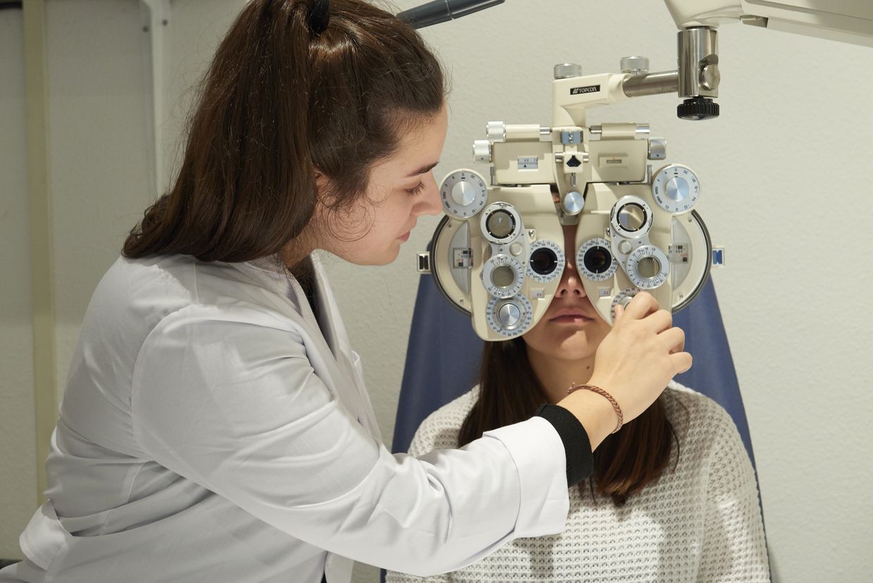 Estudiantes óptica y optometría