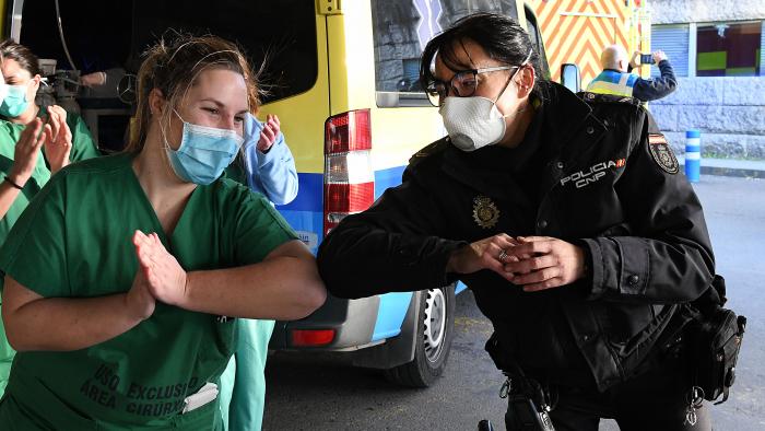 Os investigadores detectarán o impacto social das medidas adoptadas polas autoridades e valorarán os mecanismos de control a través das redes sociais. FOTO: Santi Alvite