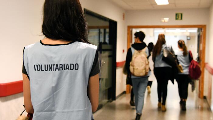 O curso pasado 3.158 estudantes da USC participaron en actividades de voluntariado. FOTO: Santi Alvite