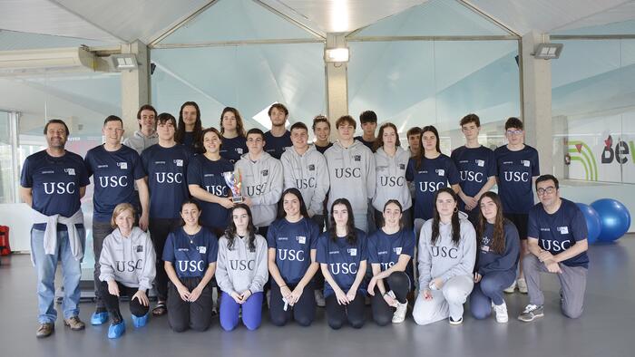 Foto de grupo do equipo de natación da USC