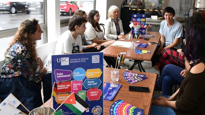 Instantánea dunha sesión de conversa do CLM. Foto: Santi Alvite