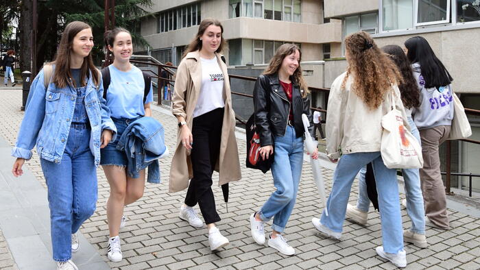 Son tres os cursos que oferta a OIX. Foto: Santi Alvite