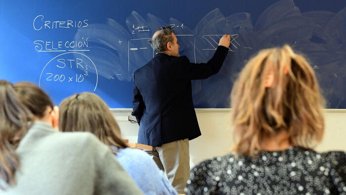 A convocatoria diríxese ao PDI da USC. Foto: Santi Alvite