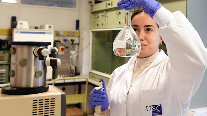 Esta clasificación elaborada polo Centre for Science and Technology Studies (CWTS) da Universidade de Leiden, nos Países Baixos, destaca o volume de publicacións científicas da USC asinadas por mulleres. FOTO: Santi Alvite Esta clasificación elaborada polo Centre for Science and Technology Studies (CWTS) da Universidade de Leiden, nos Países Baixos, destaca o volume de publicacións científicas da USC asinadas por mulleres. FOTO: Santi Alvite