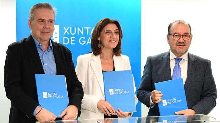 De dereita a esquerda, Antonio López, Ángeles Vázquez e Antonio Gómez. Foto: Santi Alvite