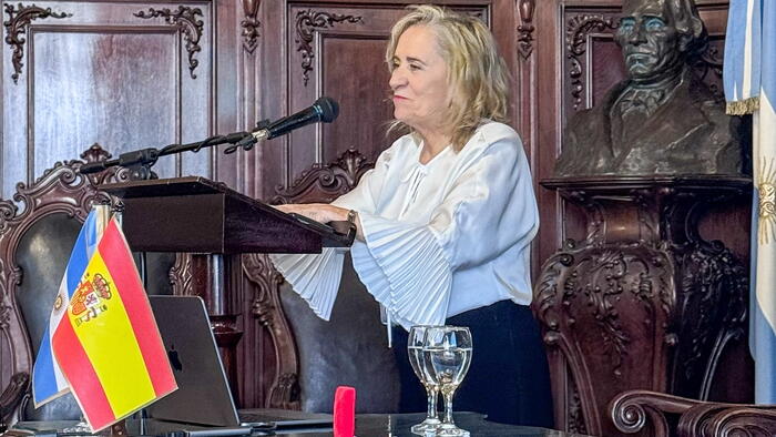 María José Alonso, pronunciando a conferencia na Universidade de Córdoba