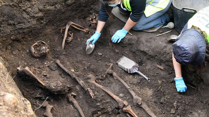 Foron catro os corpos localizados e exhumados na actuación desenvolvida durante dúas semanas en Luou. Foto: Santi Alvite