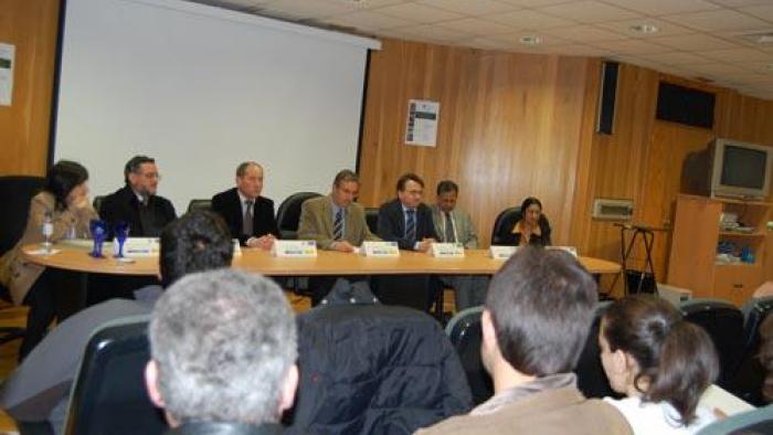 De esquerda a dereita, os profesores da USC Rosa Mosquera e Antonio Rigueiro, o concelleiro José Rábade, Agustín Merino, Javier Bueno, e o matrimonio Nair De esquerda a dereita, os profesores da USC Rosa Mosquera e Antonio Rigueiro, o concelleiro José Rábade, Agustín Merino, Javier Bueno, e o matrimonio Nair