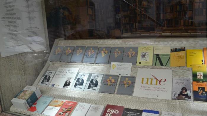 O libro das Letras Galegas 2015 e a colección Clásicos do Pensamento Universal promociónanse na Libraría da UNE en Madrid