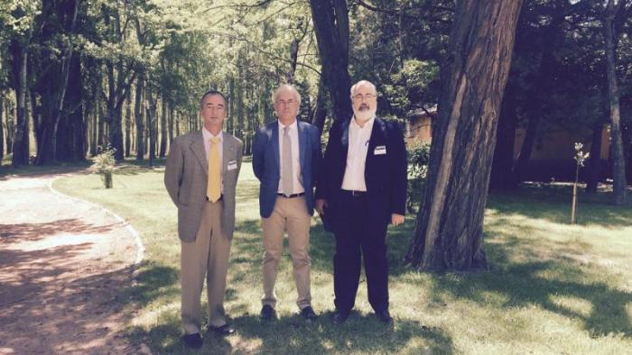 De esquerda a dereita Enrique Zas, Antonio Bueno -da Universidade de Granada- e Manuel Martínez -do plan de Física de Particulas e Aceleradores do ministerio De esquerda a dereita Enrique Zas, Antonio Bueno -da Universidade de Granada- e Manuel Martínez -do plan de Física de Particulas e Aceleradores do ministerio