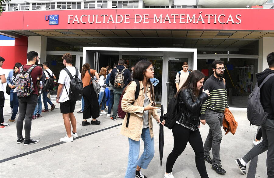 O encontro será en Matemáticas. Foto: Santi Alvite