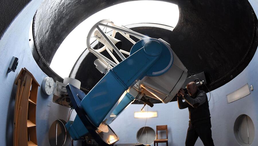 Telescopio RITCHEY-CHRETIEN de 0,62m. de apertura e 6,20m. de distancia focal  Telescopio RITCHEY-CHRETIEN de 0,62m. de apertura e 6,20m. de distancia focal
