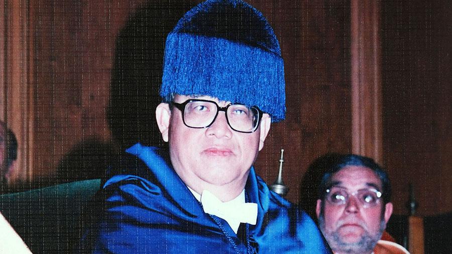 Leon O. Chua Leon O. Chua