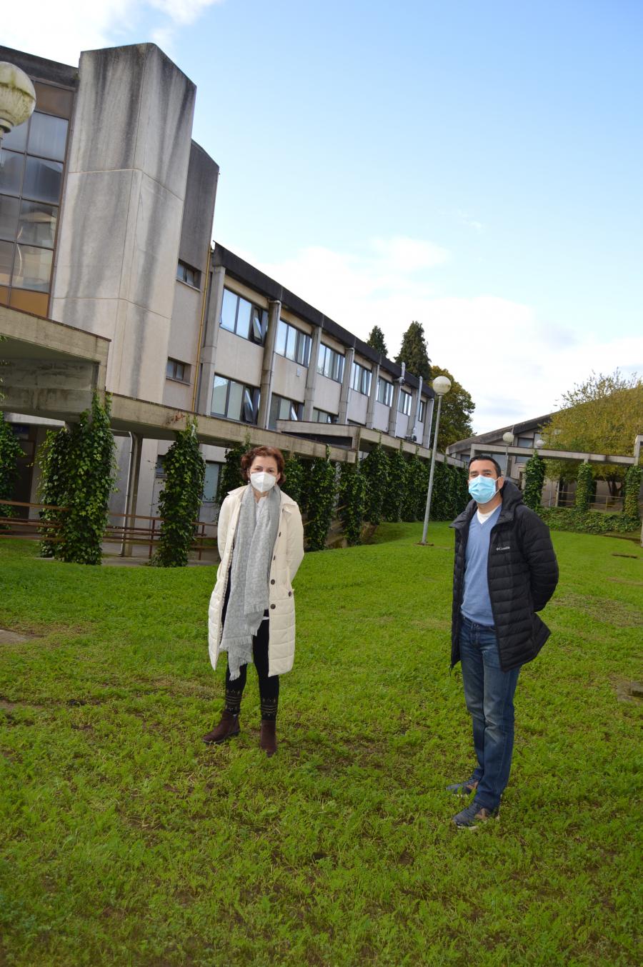 Rosa Romero e Manel Vera, na Facultade de Veterinaria do Campus de Lugo