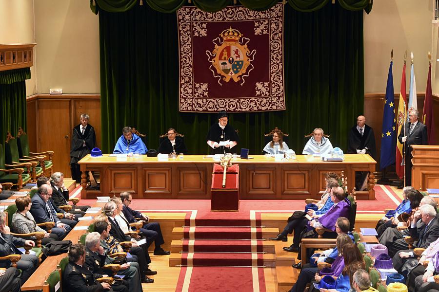 Mesa presidencial e asistentes ao acto Mesa presidencial e asistentes ao acto