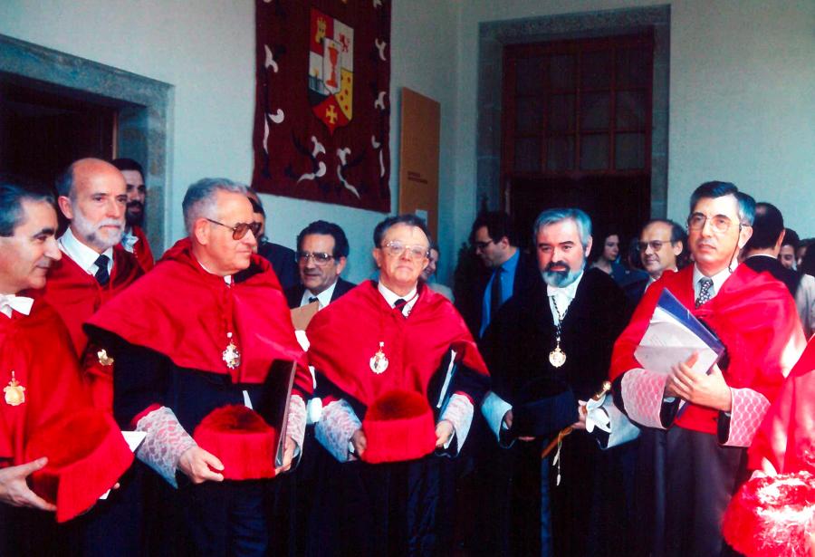 Eduardo García de Enterría co reitor, Darío Villanueva e algúns asistentes Eduardo García de Enterría co reitor, Darío Villanueva e algúns asistentes