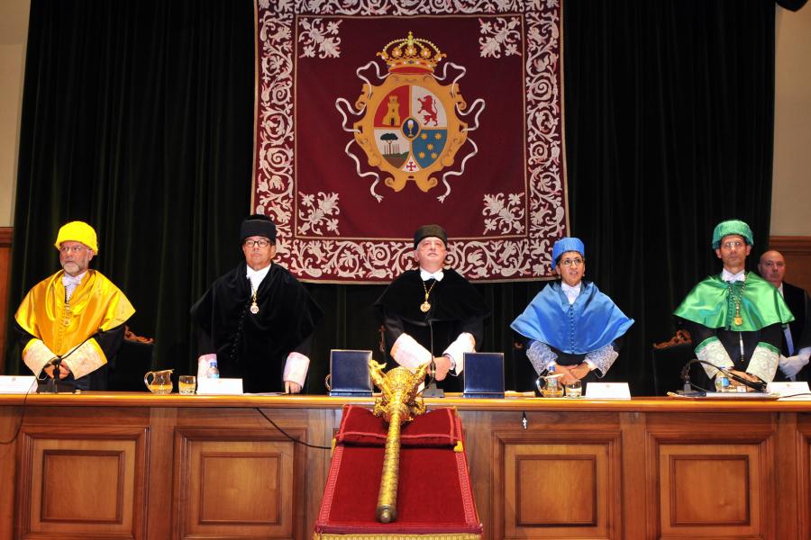 Mesa presidencial do acto