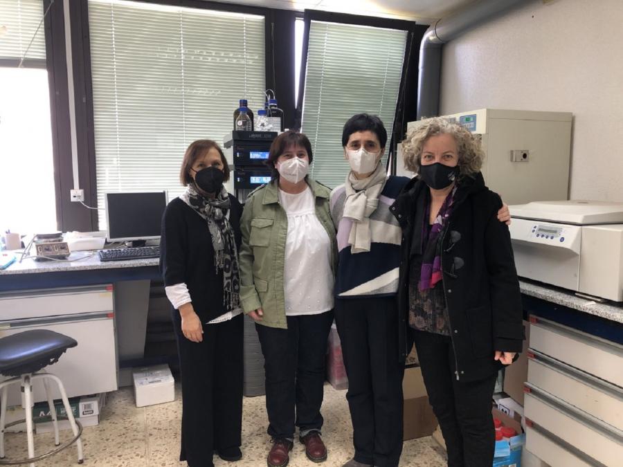 Ivana Mariá Rivas Pérez, segunda pola esquerda, entre as directoras da súa tese de doutoramento