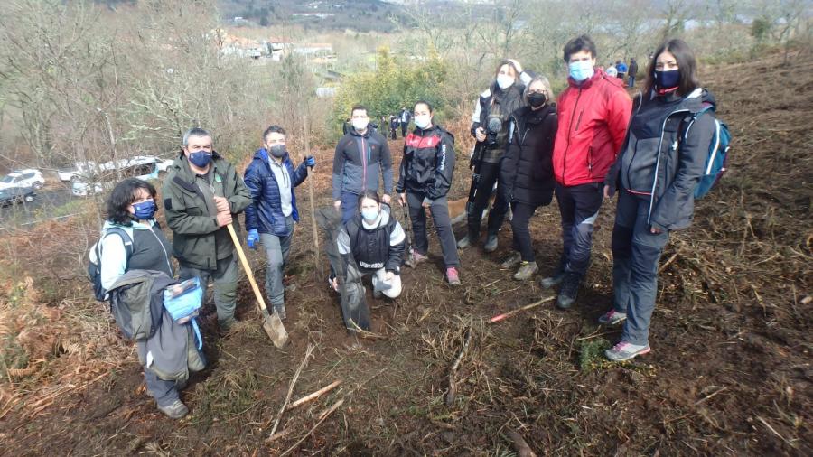 Participantes da expedición de 'Plantando cara ao lume' desprazada á Serra do Xurés. Foto: Helena González Rubianes