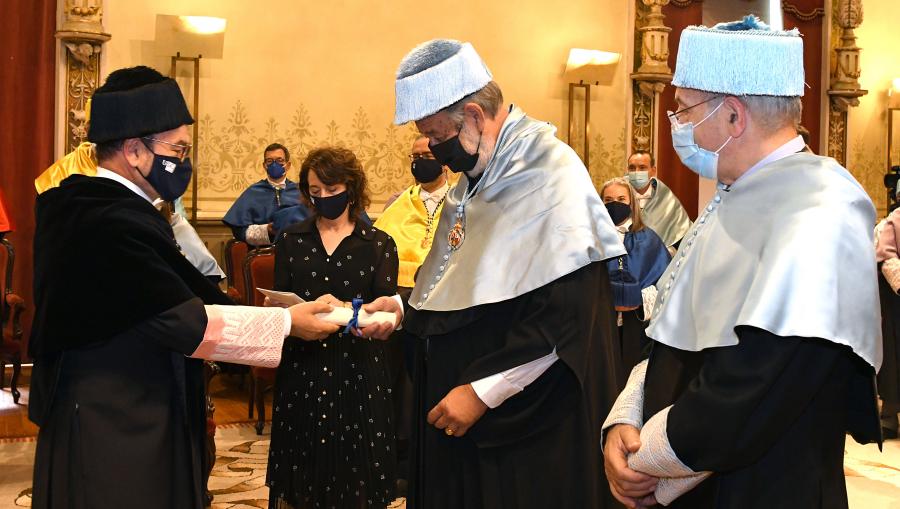 Entrega do diploma Entrega do diploma