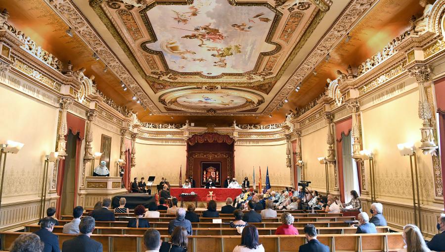 Paraninfo durante o acto Paraninfo durante o acto