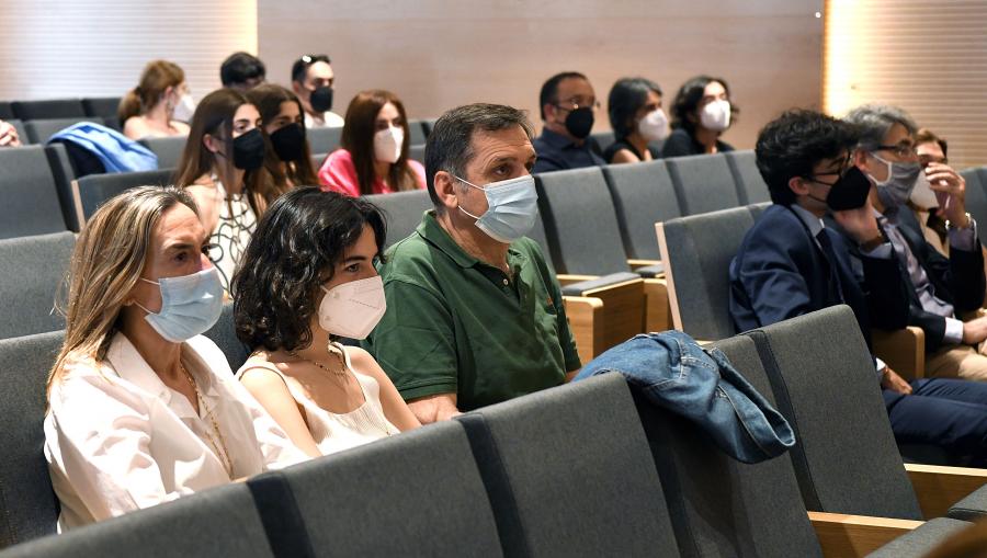 Vista do Salón de Actos de Medicina
