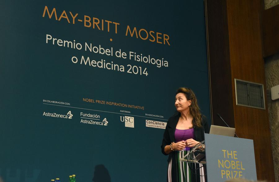 Momento de la conferencia de May-Britt Moser