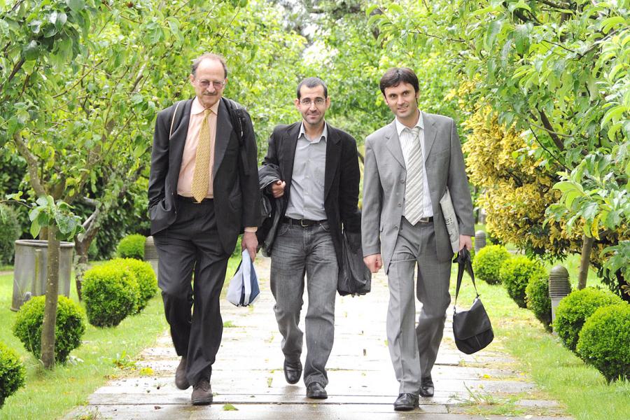 Harold Elliot Varmus, Anxo Vidal e Jorge Mira chegando ao Centro de Estudos Avanzados Harold Elliot Varmus, Anxo Vidal e Jorge Mira chegando ao Centro de Estudos Avanzados