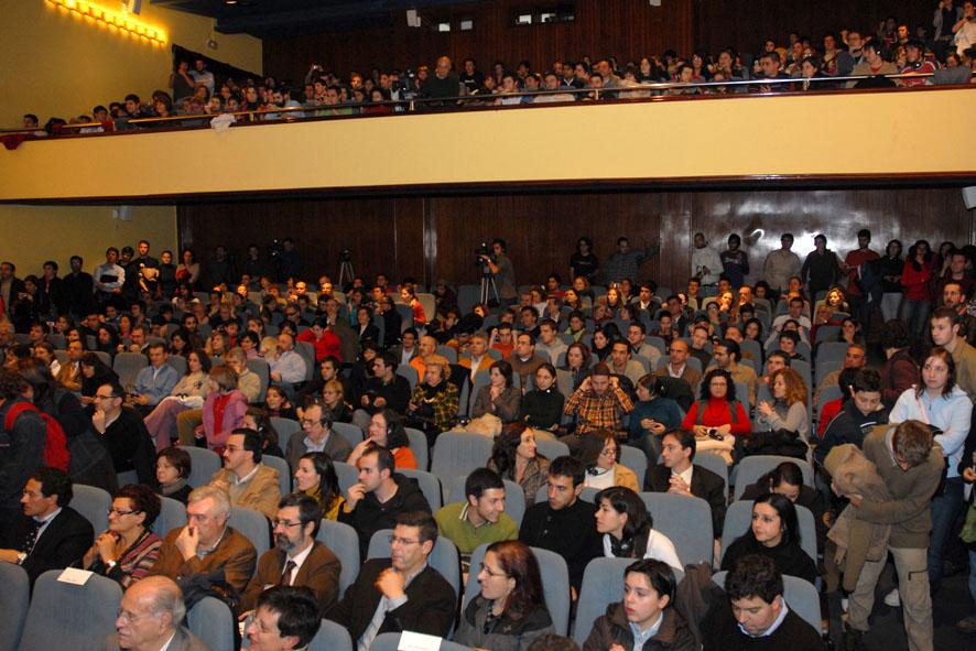 Público asistente á conferencia de John F. Nash Jr.