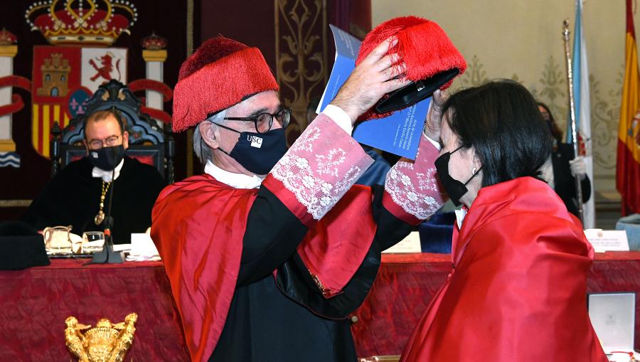 Momento da colocación do birrete Momento da colocación do birrete