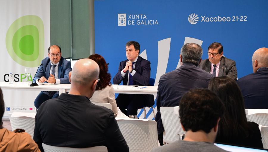 O reitor Antonio López durante a súa intervención na xuntanza. FOTO: Santi Alvite