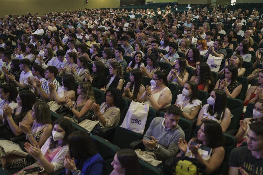 Alumnado de FP participante no acto de recoñecemento ofrecido pola USC