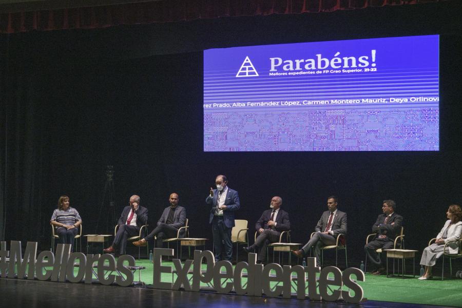 O reitor da USC, Antonio López, na súa intervención diante do alumnado de FP