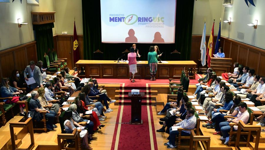 O Salón Nobre do Colexio de Fonseca acolleu clausura da sétima edición do proxecto Mentoring USC. FOTO: Santi Alvite