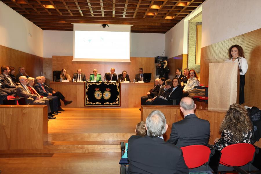 Ingreso de María Loureiro na RAGC. FOTO: RAGC