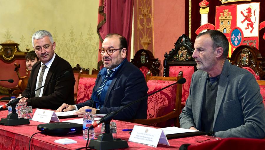 De esquerda a dereita, Valentín García, Antonio López e Manuel Núñez Singala. FOTO: Santi Alvite