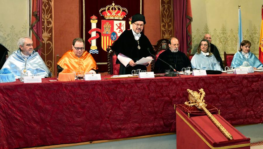 O reitor Antonio López durante a súa intervención. FOTO: Santi Alvite