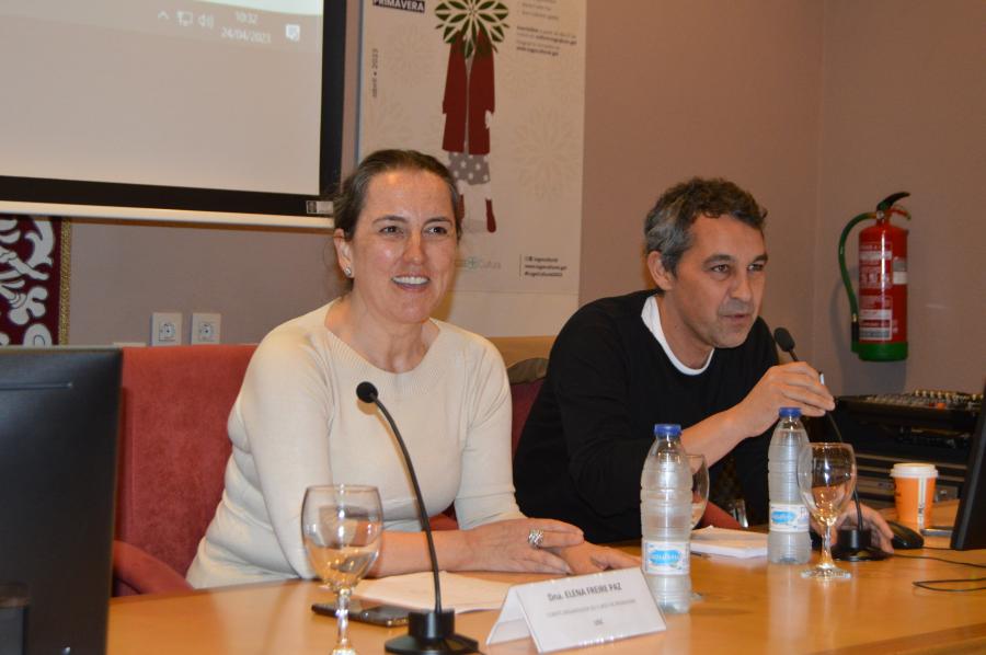 Elena Freire e Javier Olleros, na Facultade de Humanidades