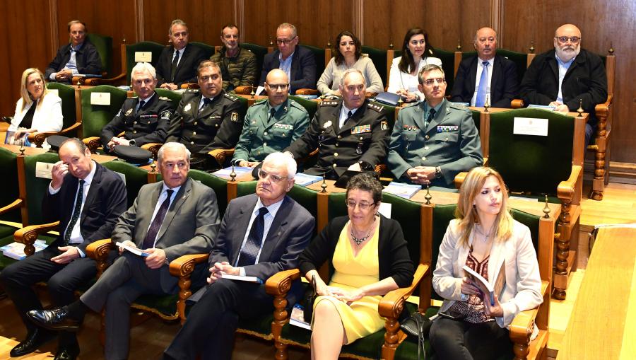 Asistentes ao acto. FOTO: Santi Alvite