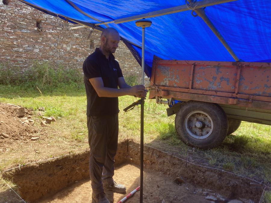 Traballos de xeorreferenciación das pezas cerámicas documentadas na sondaxe 200