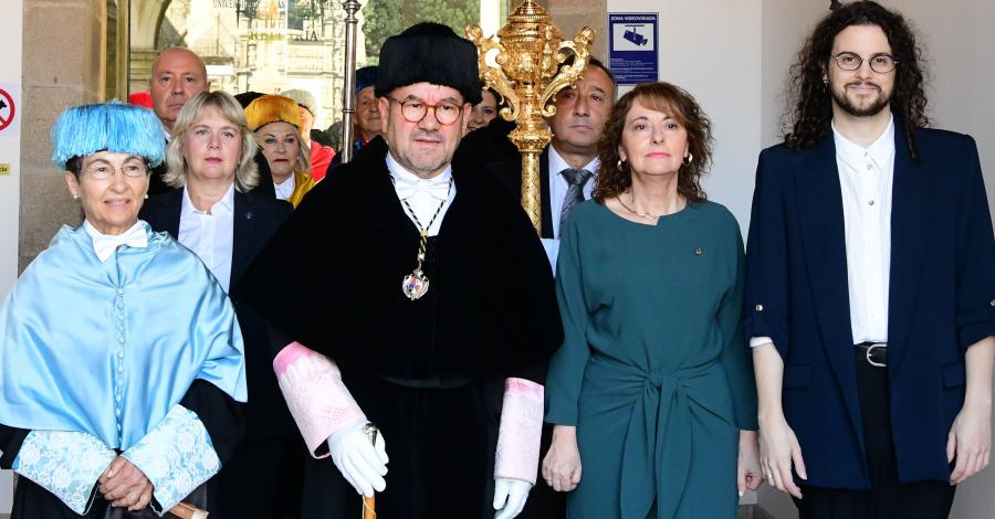 De esquerda a dereita, Milagros Fernández, Antonio López, Dulce María García Mella e Emilio Vázquez Lage. FOTO: Santi Alvite