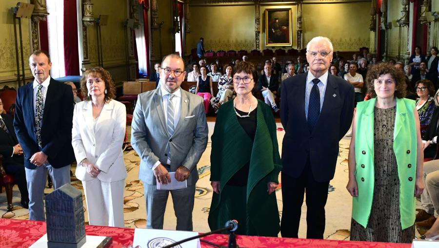 De esquerda a dereita, Manuel Singala, Dulce María García Mella, Antonio López, Margarita Ledo, Víctor Fernández Freixanes e Goretti Sanmartín. FOTO: Santi Alvite