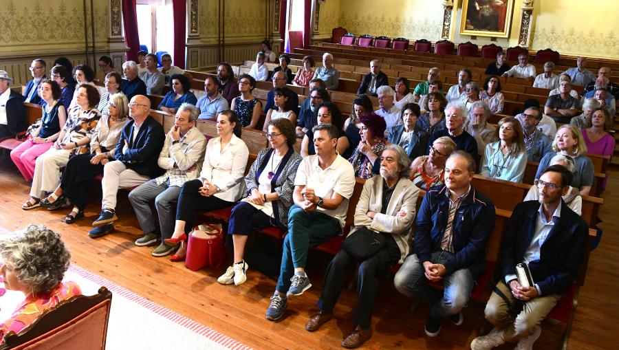 A entrega do premio desenvolveuse no Paraninfo. FOTO: Santi Alvite