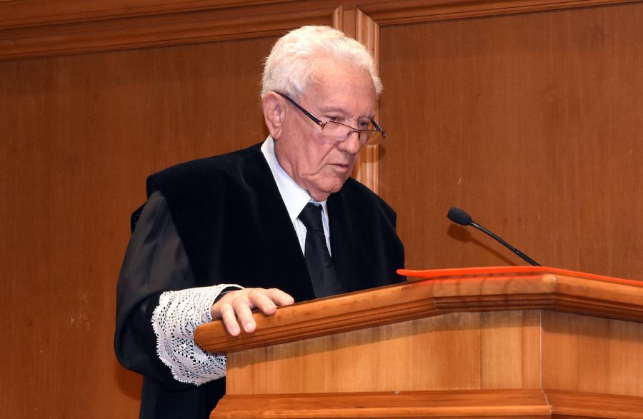 Momento do discurso de Tomás Salvador Vives Antón Momento do discurso de Tomás Salvador Vives Antón