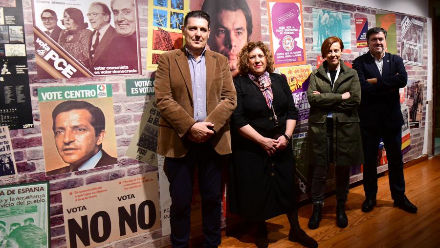 De esquerda a dereita, Óscar Martín, Rebeca Blanco, Pilar Murias e Emilio Grandío. FOTO: Santi Alvite