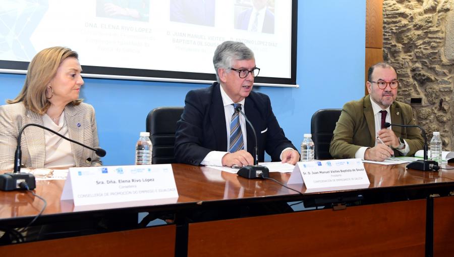 De esquerda a dereita, Elena Rivo, Juan Manuel Vieites e Antonio López. FOTO: Santi Alvite