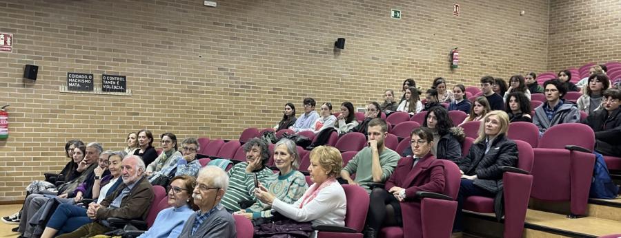 Asistentes á homenaxe. FOTO: Facultade de Psicoloxía