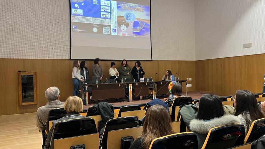 Materiais en formato físico e outros en formato dixital