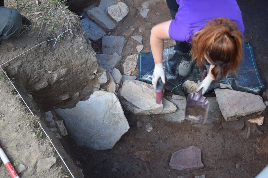 Prácticas de escavación (II)