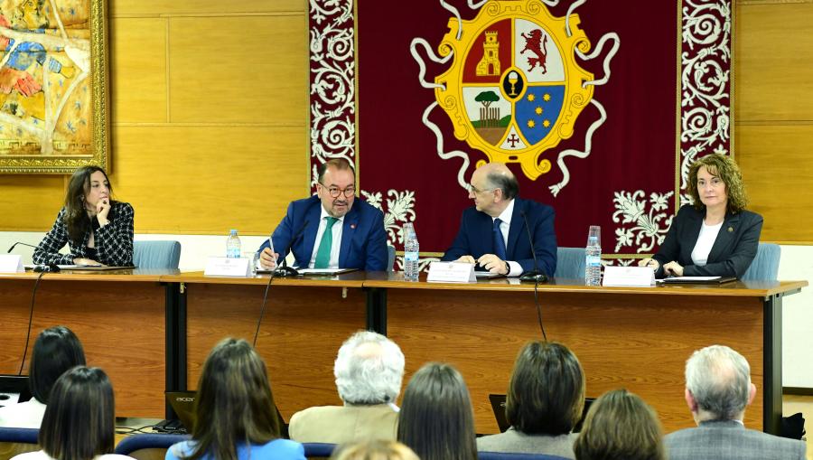 Silvia Moscoso, esquerda, Antonio López, Jesús Salgado e Dulce María García Mella